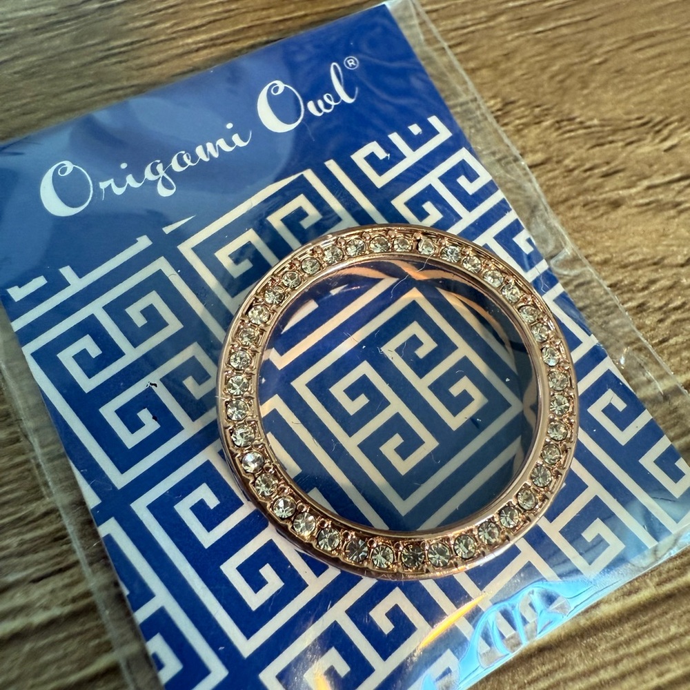 Authentic Origami Owl BZ3030 Medium Gold Face Swarovski Crystals NEW Jewelry